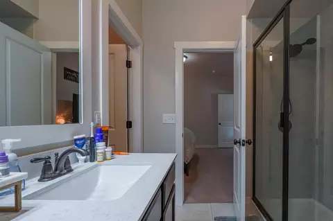 Bath - 29273 Spur Cir, Mcloud, OK 74851 photo 3 of 5