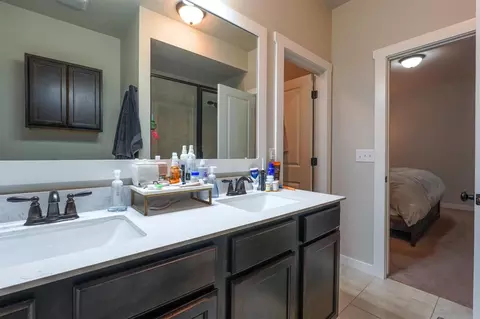 Bath - 29273 Spur Cir, Mcloud, OK 74851 photo 2 of 5