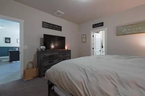 Bedroom - 29273 Spur Cir, Mcloud, OK 74851 photo 3 of 7
