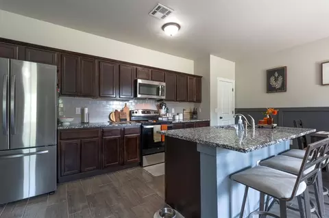 Kitchen - 29273 Spur Cir, Mcloud, OK 74851 photo 5 of 7