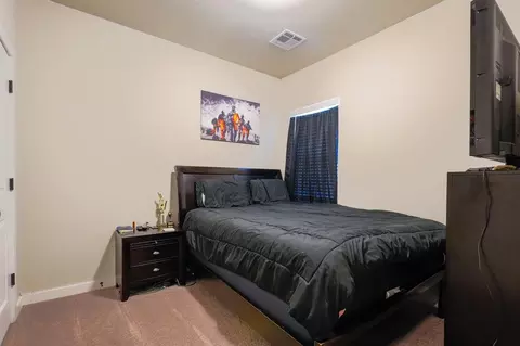 Bedroom - 29273 Spur Cir, Mcloud, OK 74851 photo 5 of 7