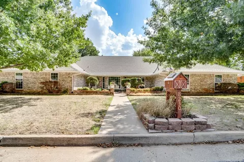 8230 NW 18th St, Oklahoma City, OK 73127