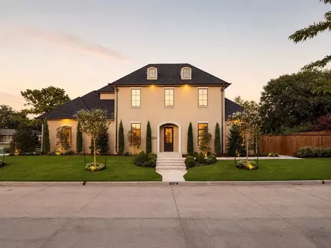 1738 Westchester Dr, The Village, OK 73120