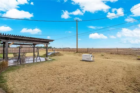Exterior - 805 Villa Dr, Watonga, OK 73772 photo 6 of 8