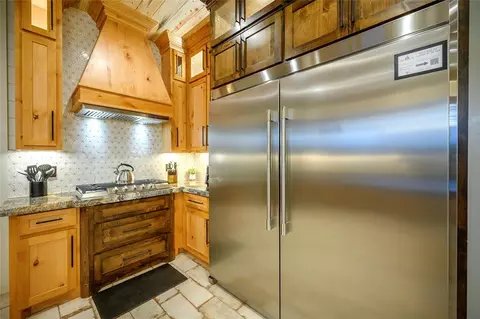 Kitchen - 375 Boulder Way, Broken Bow, OK 74728 photo 3 of 7