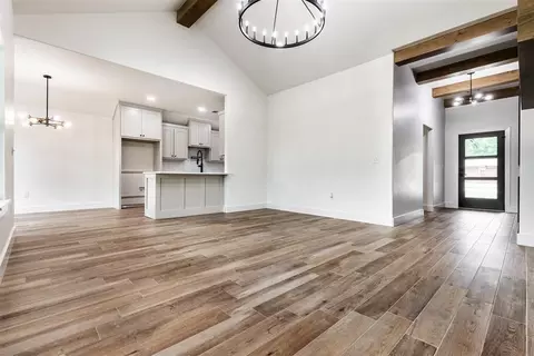Living - 3113 E Noble Dr, Edmond, OK 73034 photo 3 of 4