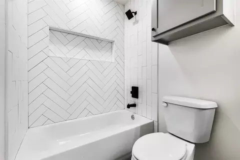 Bath - 3113 E Noble Dr, Edmond, OK 73034 photo 5 of 5