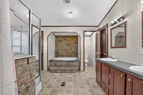 Bath - 102211 S Highway 102, Mcloud, OK 74851 photo 1 of 3