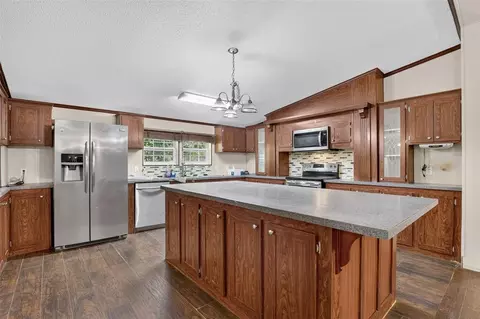 Kitchen - 102211 S Highway 102, Mcloud, OK 74851 photo 1 of 3