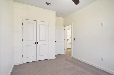 Bedroom - 2000 Cattle Dr, Guthrie, OK 73044 photo 4 of 7