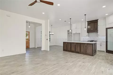 Living - 2000 Cattle Dr, Guthrie, OK 73044 photo 1 of 5