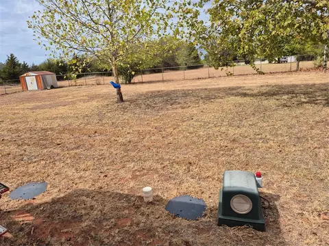 Exterior - 417 S Cemetery Rd, Tuttle, OK 73089 photo 3 of 6