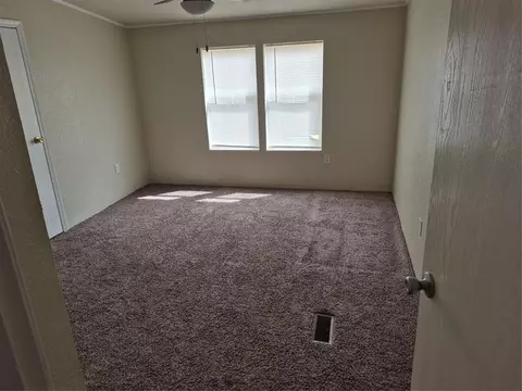 Bedroom - 417 S Cemetery Rd, Tuttle, OK 73089 photo 3 of 4
