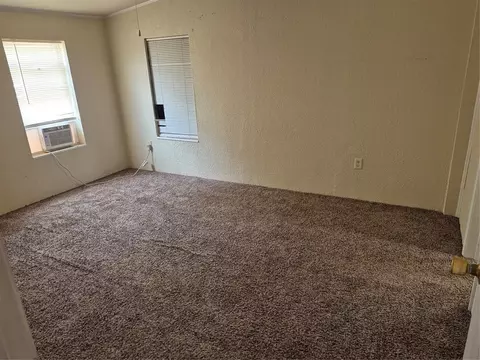Bedroom - 417 S Cemetery Rd, Tuttle, OK 73089 photo 4 of 4