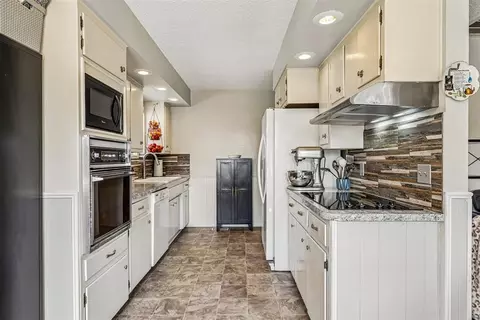 Kitchen - 208 E 30th St, Edmond, OK 73013 photo 1 of 3