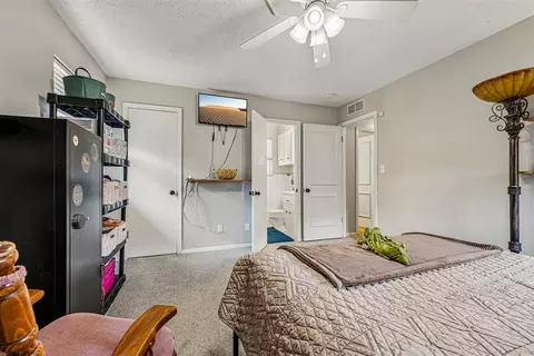 Bedroom - 208 E 30th St, Edmond, OK 73013 photo 5 of 5