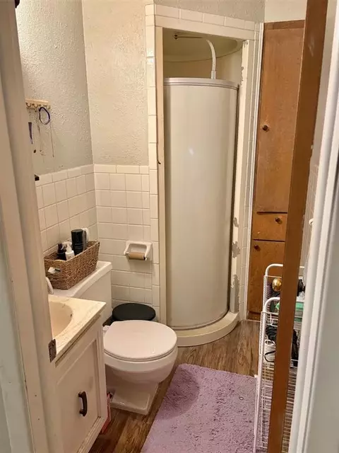 Bath - 234 Circle Dr, Guymon, OK 73942 photo 1 of 2