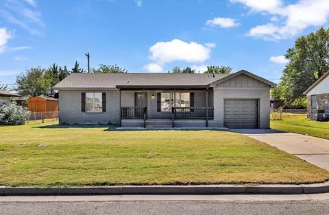 703 Thompson Dr, El Reno, OK 73036