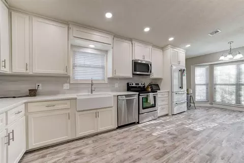 Kitchen - 4500 S Eastern Ave, Norman, OK 73069 photo 7 of 8