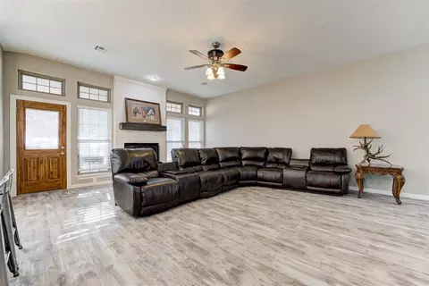 Living - 4500 S Eastern Ave, Norman, OK 73069 photo 1 of 1