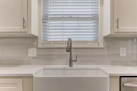 Kitchen - 4500 S Eastern Ave, Norman, OK 73069 photo 8 of 8