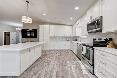 Kitchen - 4500 S Eastern Ave, Norman, OK 73069 photo 3 of 8