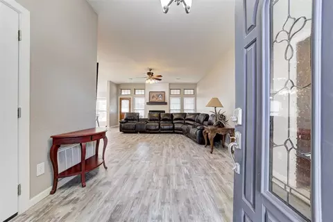Entry Way - 4500 S Eastern Ave, Norman, OK 73069 photo 1 of 2