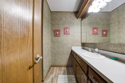Bath - 4500 S Eastern Ave, Norman, OK 73069 photo 6 of 8