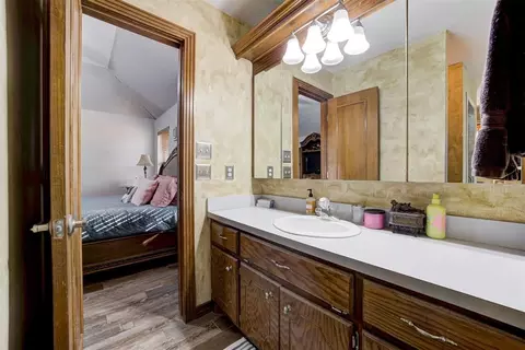 Bath - 4500 S Eastern Ave, Norman, OK 73069 photo 5 of 8