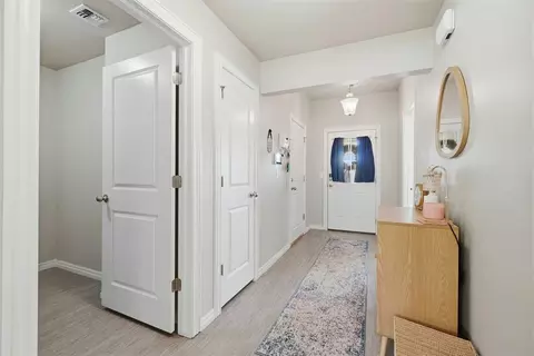 Entry Way - 1509 Avalon Dr, Altus, OK 73521 photo 1 of 4