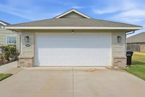 Exterior - 1509 Avalon Dr, Altus, OK 73521 photo 3 of 5