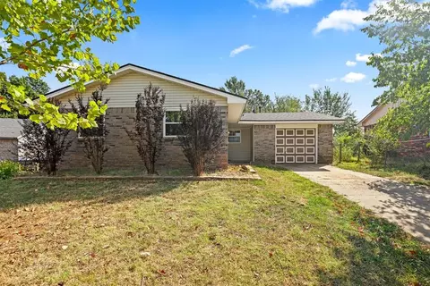 Exterior - 410 Jarman Dr, Mcloud, OK 74851 photo 2 of 5