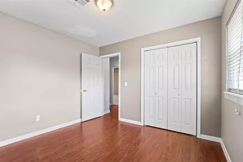 Bedroom - 410 Jarman Dr, Mcloud, OK 74851 photo 2 of 4