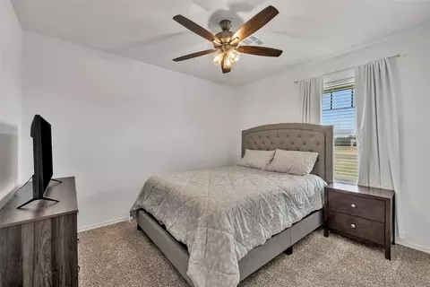 Bedroom - 1938 Eli Ave, Tuttle, OK 73089 photo 2 of 4