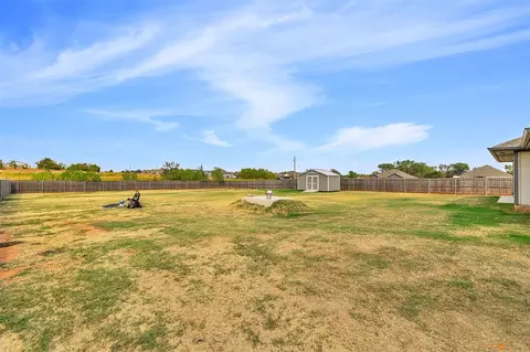 Exterior - 1938 Eli Ave, Tuttle, OK 73089 photo 7 of 7