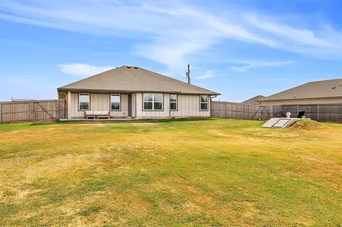Exterior - 1938 Eli Ave, Tuttle, OK 73089 photo 5 of 7