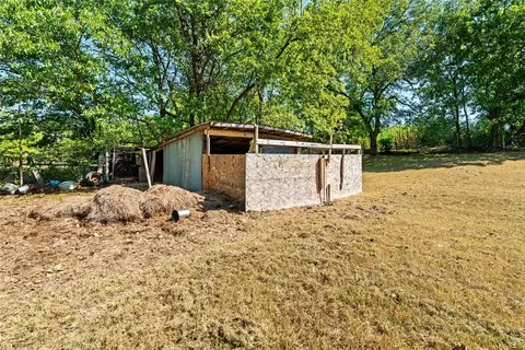 Exterior - 902 W 4th St, Ada, OK 74820 photo 9 of 10