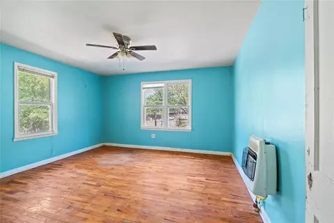Bedroom - 902 W 4th St, Ada, OK 74820 photo 2 of 3