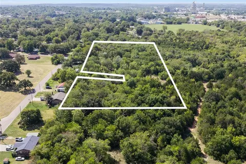 View/Area - 902 W 4th St, Ada, OK 74820 photo 1 of 9