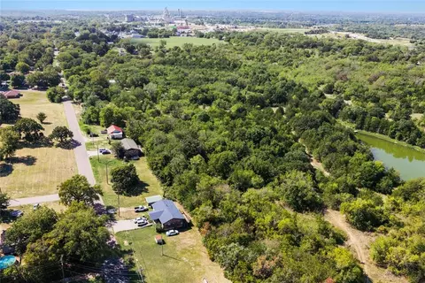 View/Area - 902 W 4th St, Ada, OK 74820 photo 5 of 9