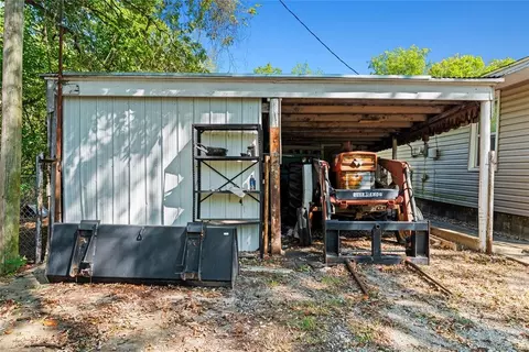 Exterior - 902 W 4th St, Ada, OK 74820 photo 6 of 10