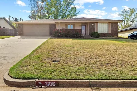 1225 N Indiana St, Weatherford, OK 73096