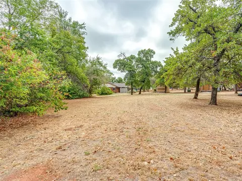 Exterior - 710 Deano Dr, Tuttle, OK 73089 photo 6 of 7