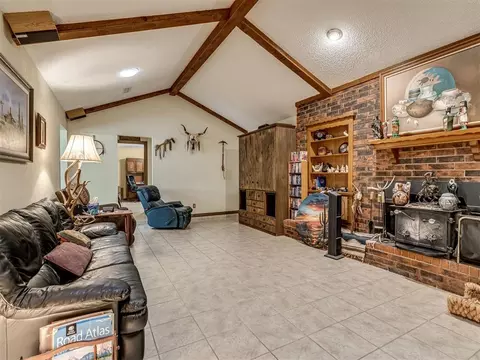 Living - 710 Deano Dr, Tuttle, OK 73089 photo 1 of 3