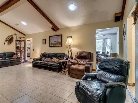 Living - 710 Deano Dr, Tuttle, OK 73089 photo 3 of 3