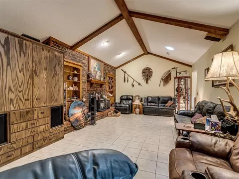 Living - 710 Deano Dr, Tuttle, OK 73089 photo 2 of 3