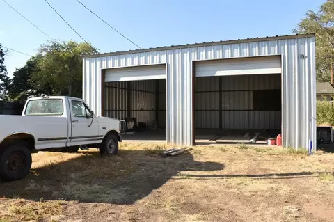 Exterior - 405 W Cafky Ave, Tipton, OK 73570 photo 2 of 2