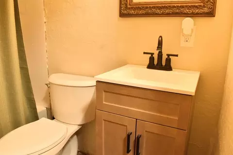 Bath - 405 W Cafky Ave, Tipton, OK 73570 photo 1 of 2