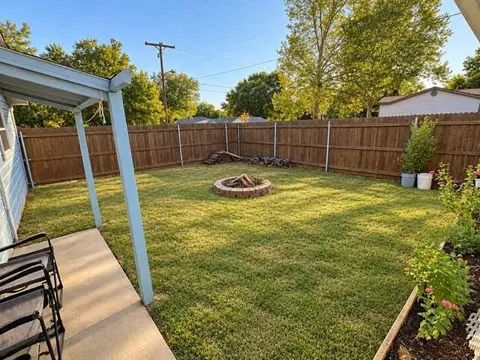 Exterior - 414 S 7th St, Noble, OK 73068 photo 1 of 3