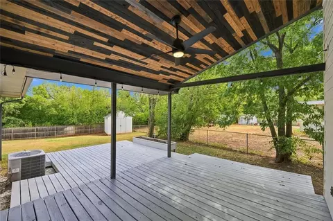 Exterior - 2000 S S Blvd, Edmond, OK 73013 photo 4 of 9